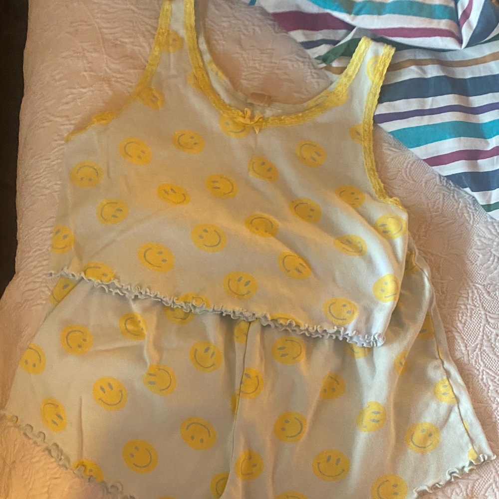 Messy Bun NWOT Messy Bun Just Chillin 😊Smiley 100% Cotton PJ Set Size XL
